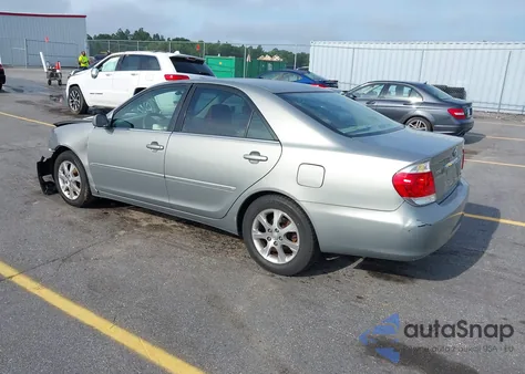 2005 Toyota Camry Le/Xle/Se z USA, uszkodzony, nr VIN 4T1BF30K05U596653